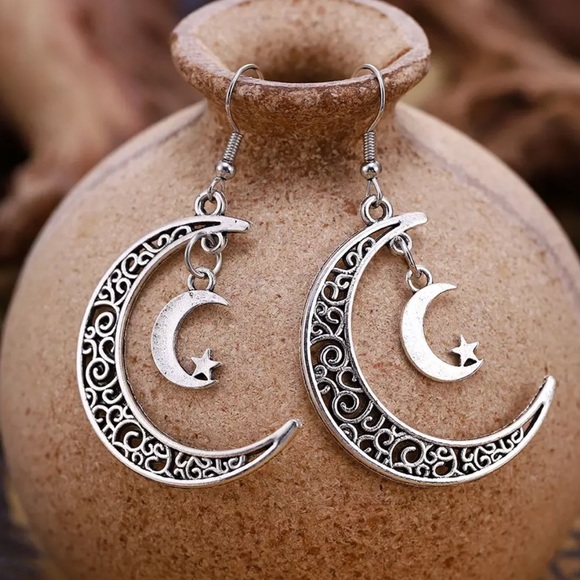 Jewelry - 🌙 Crescent Moon BOHO Chic Trendy Earrings 🌙